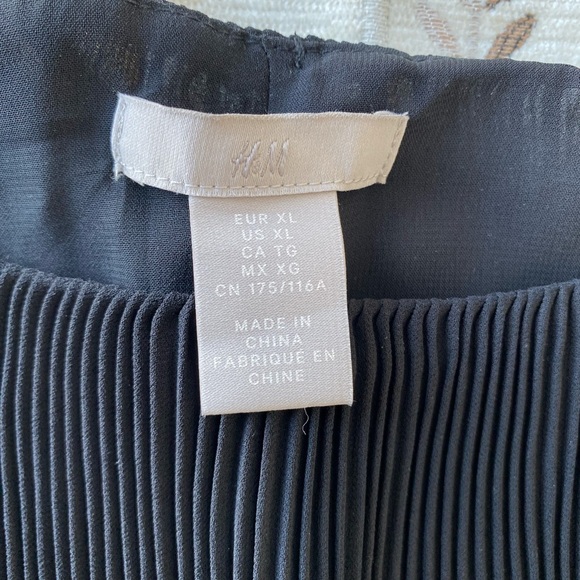 H&M Black Pleated Sleeveless Mini Dress - Size XL - NWOT - Picture 7 of 10
